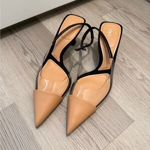 Zara Women's Tan and Black Pointed Toe Mules